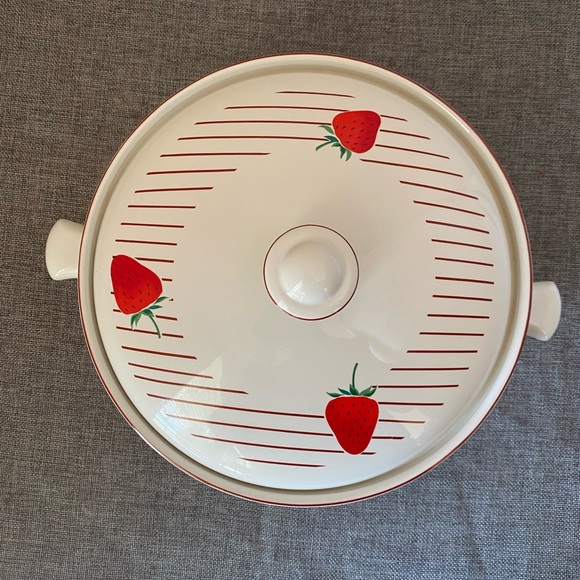 Mikasa Fresh Fruit Strawberries Bake & Serve Casserole Dish. 1980’s - Picture 2 of 7